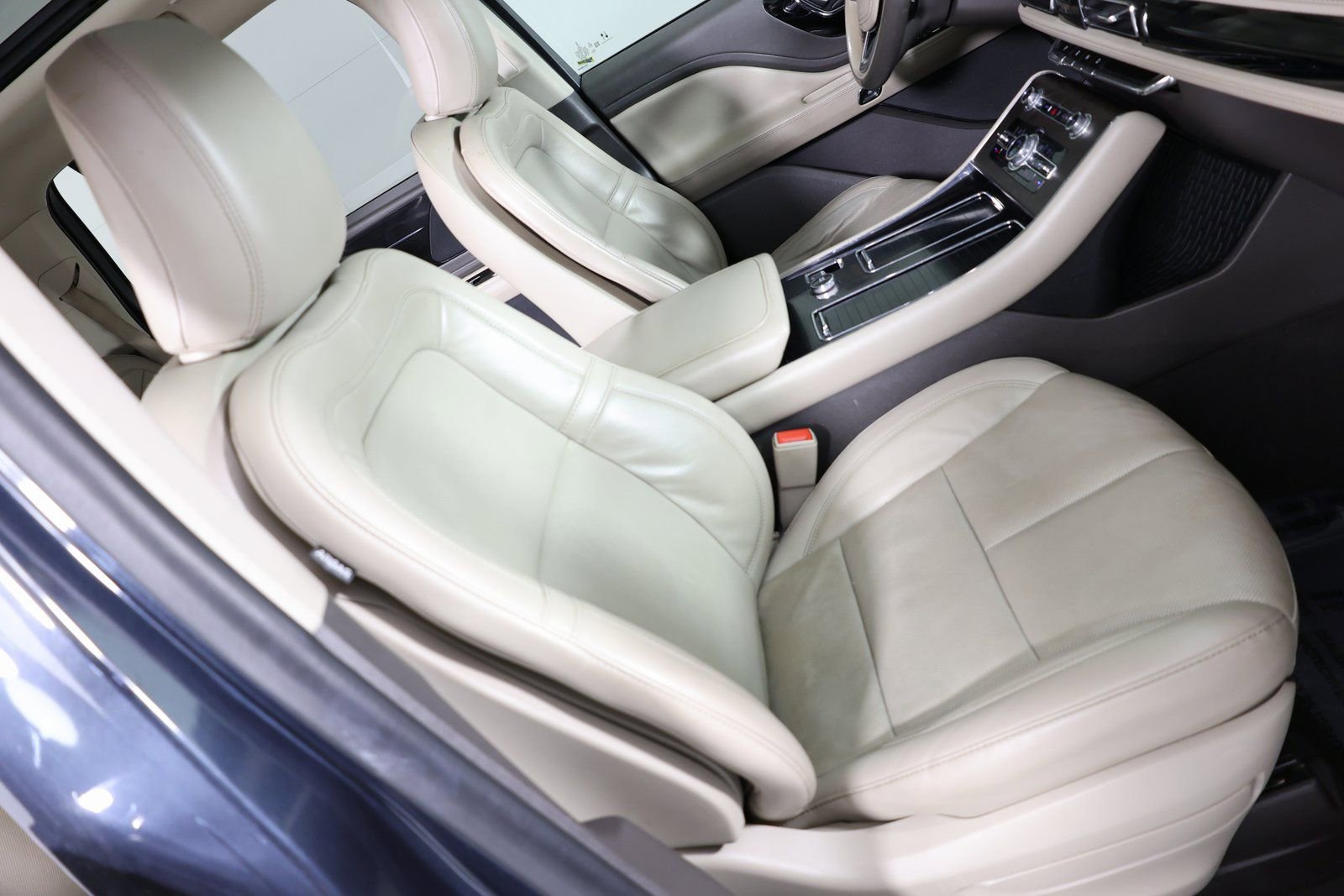 Used 2021 Lincoln Aviator Reserve w/ Class IV Trailer Tow Package image 31