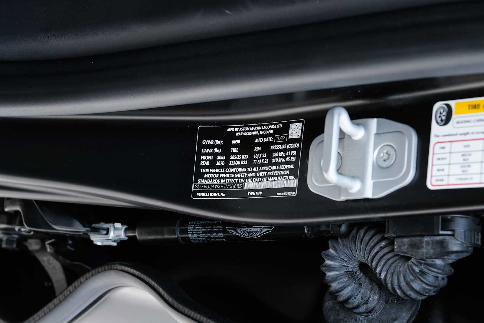 Used 2023 Aston Martin DBX AWD/4WD image 60