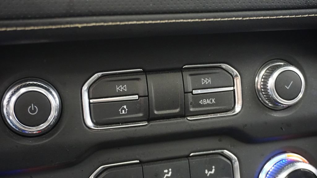 Used 2021 GMC Yukon XL SLT w/ SLT Premium Package image 44