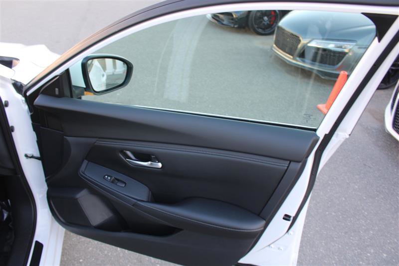 Used 2025 Nissan Sentra SV FWD image 13