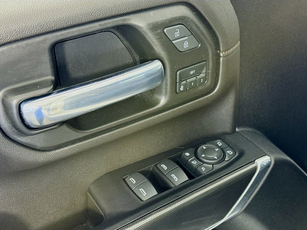 Used 2023 GMC Sierra 2500 AT4 w/ Gooseneck/5TH Wheel Package image 17