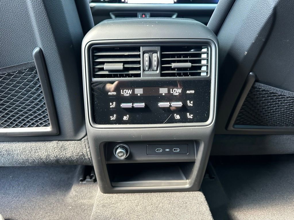 Certified 2026 Porsche Cayenne E-Hybrid image 39