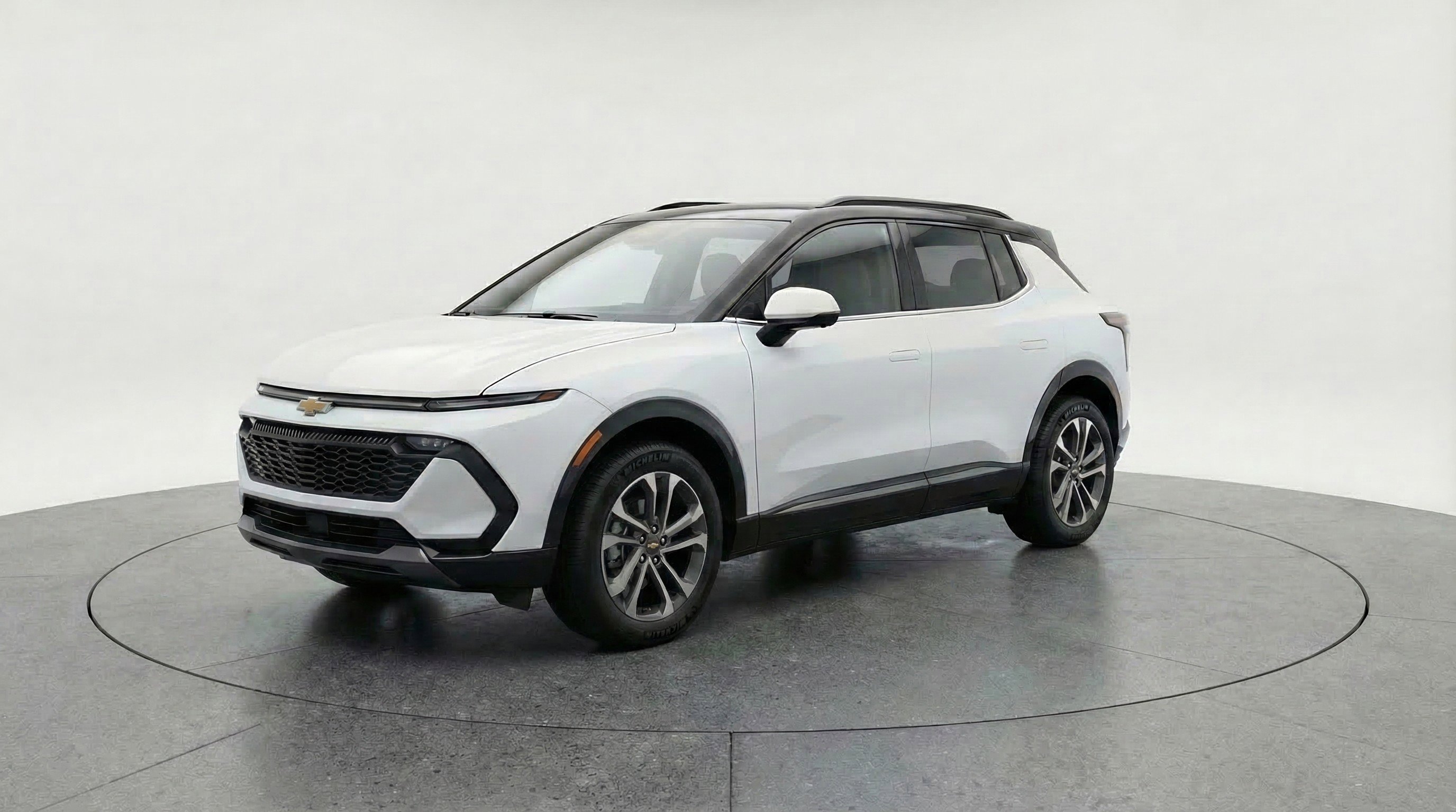 Used 2025 Chevrolet Equinox LT image 3