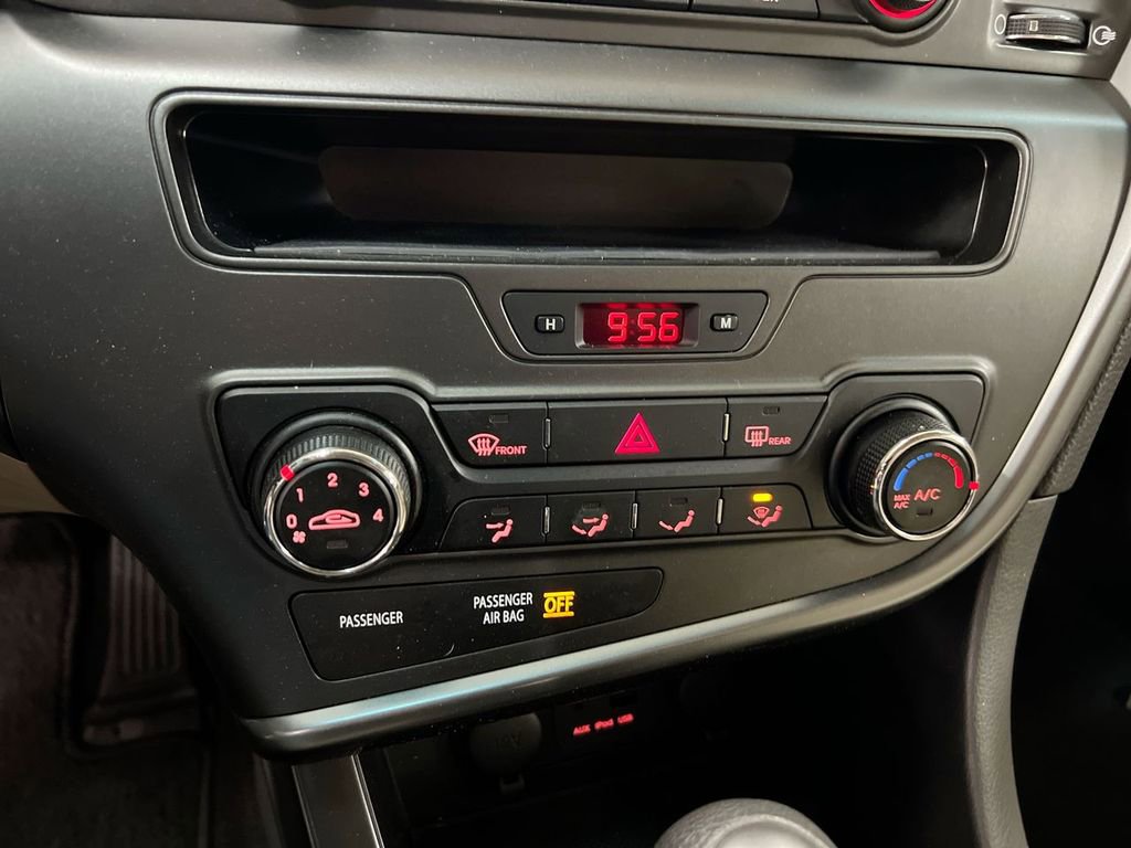 Used 2012 Kia Optima LX w/ Convenience Pkg image 15