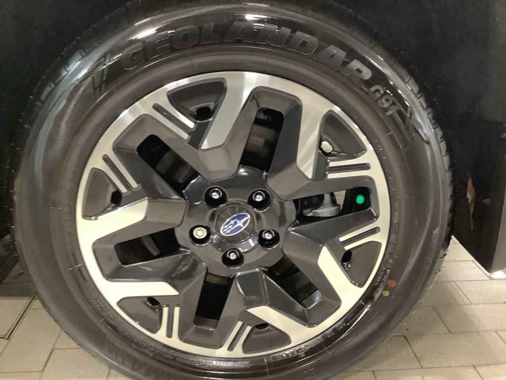 Used 2025 Subaru Forester Premium image 27