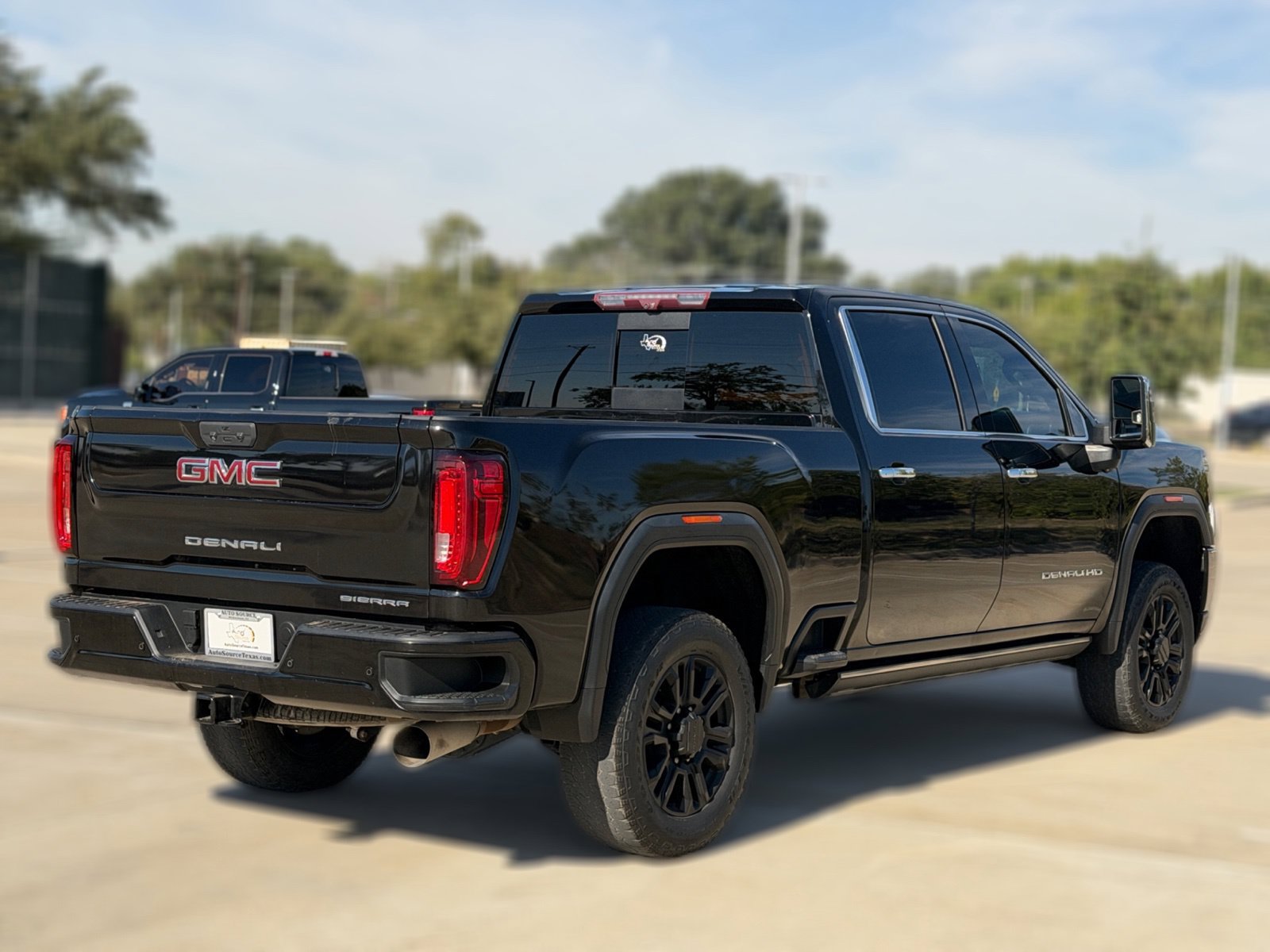 Used 2021 GMC Sierra 2500 Denali w/ Denali Black Diamond Edition AWD/4WD image 7