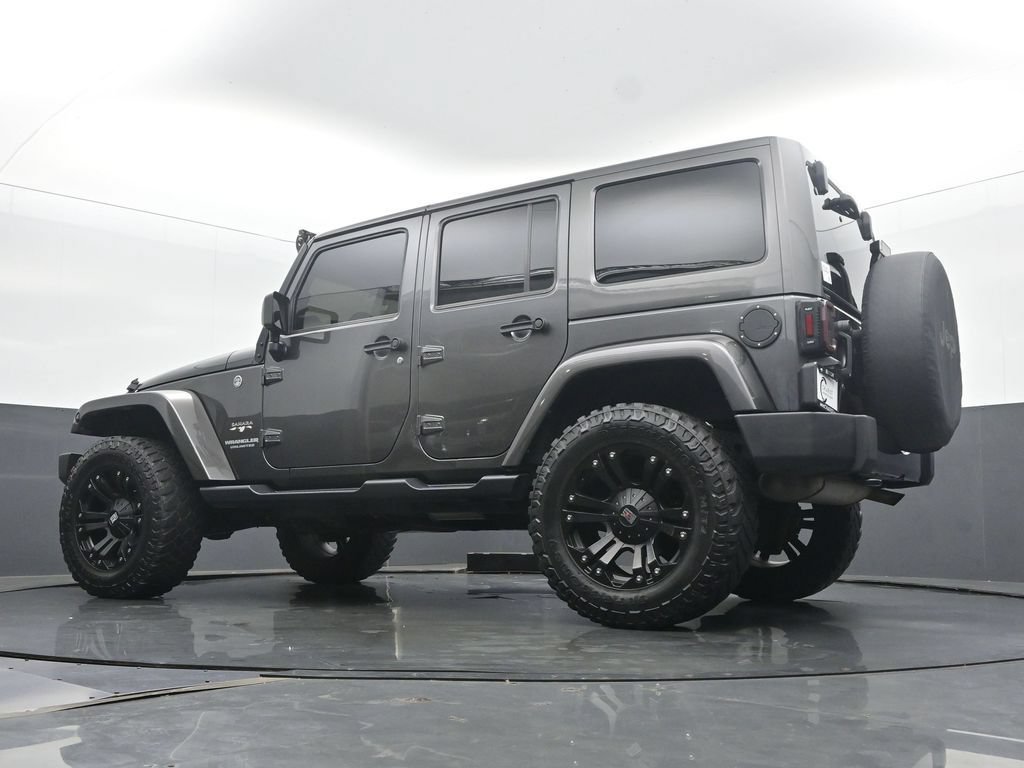 Used 2016 Jeep Wrangler Unlimited Sahara w/ Connectivity Group AWD/4WD image 49