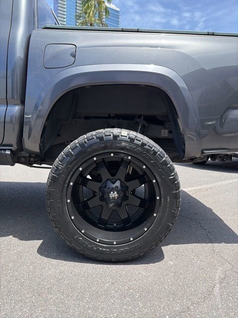 Used 2019 Toyota Tacoma SR image 7