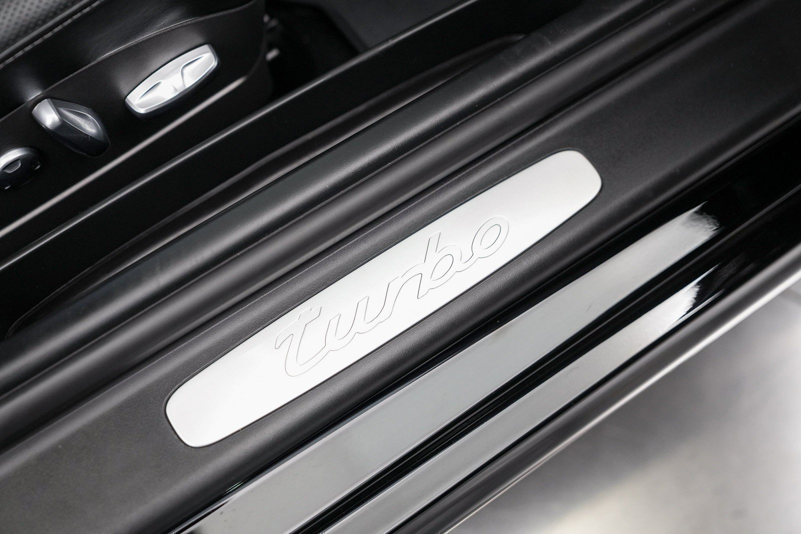 Used 2013 Porsche 911 911 Turbo image 23