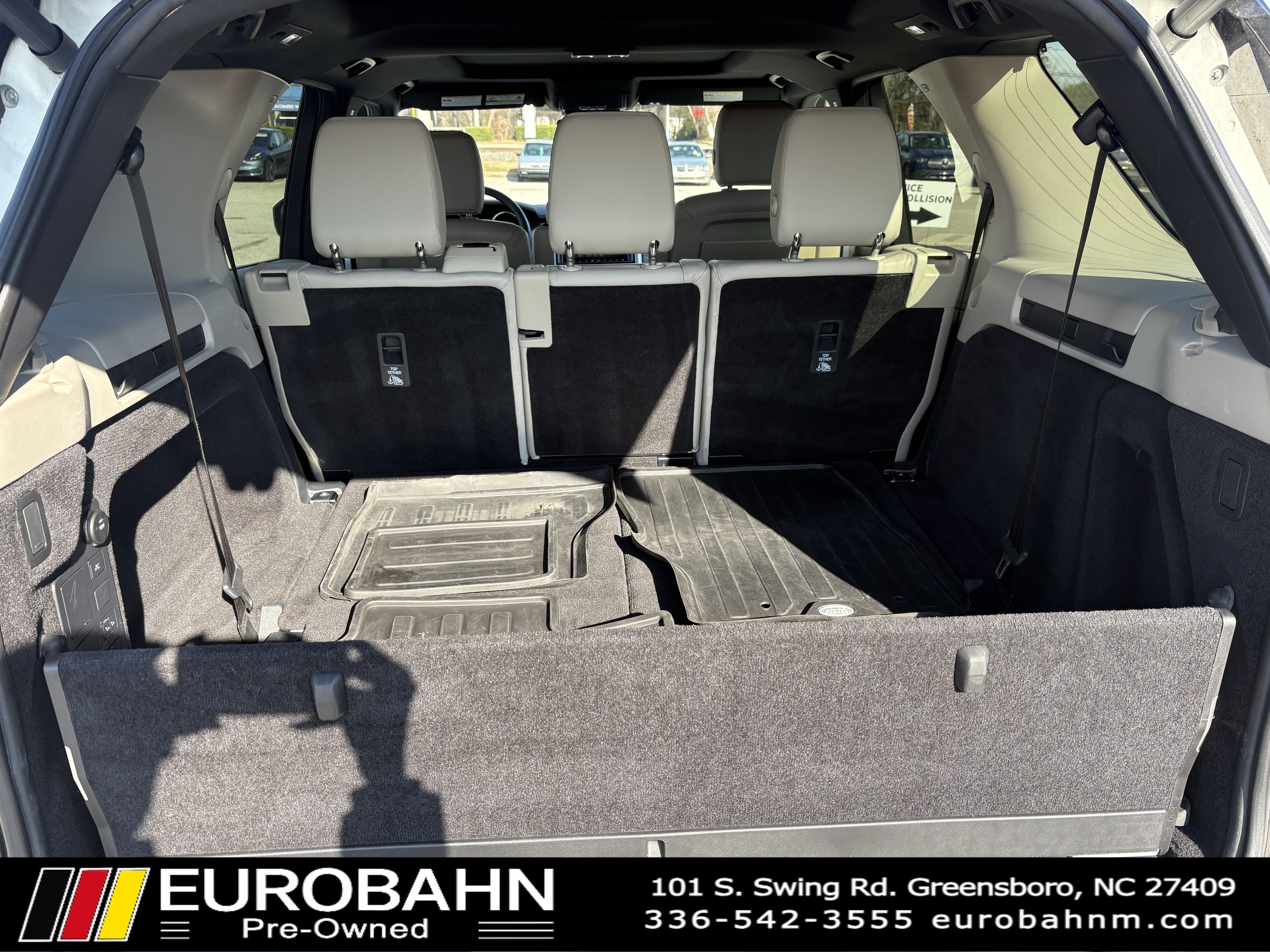 Used 2017 Land Rover Discovery HSE image 34