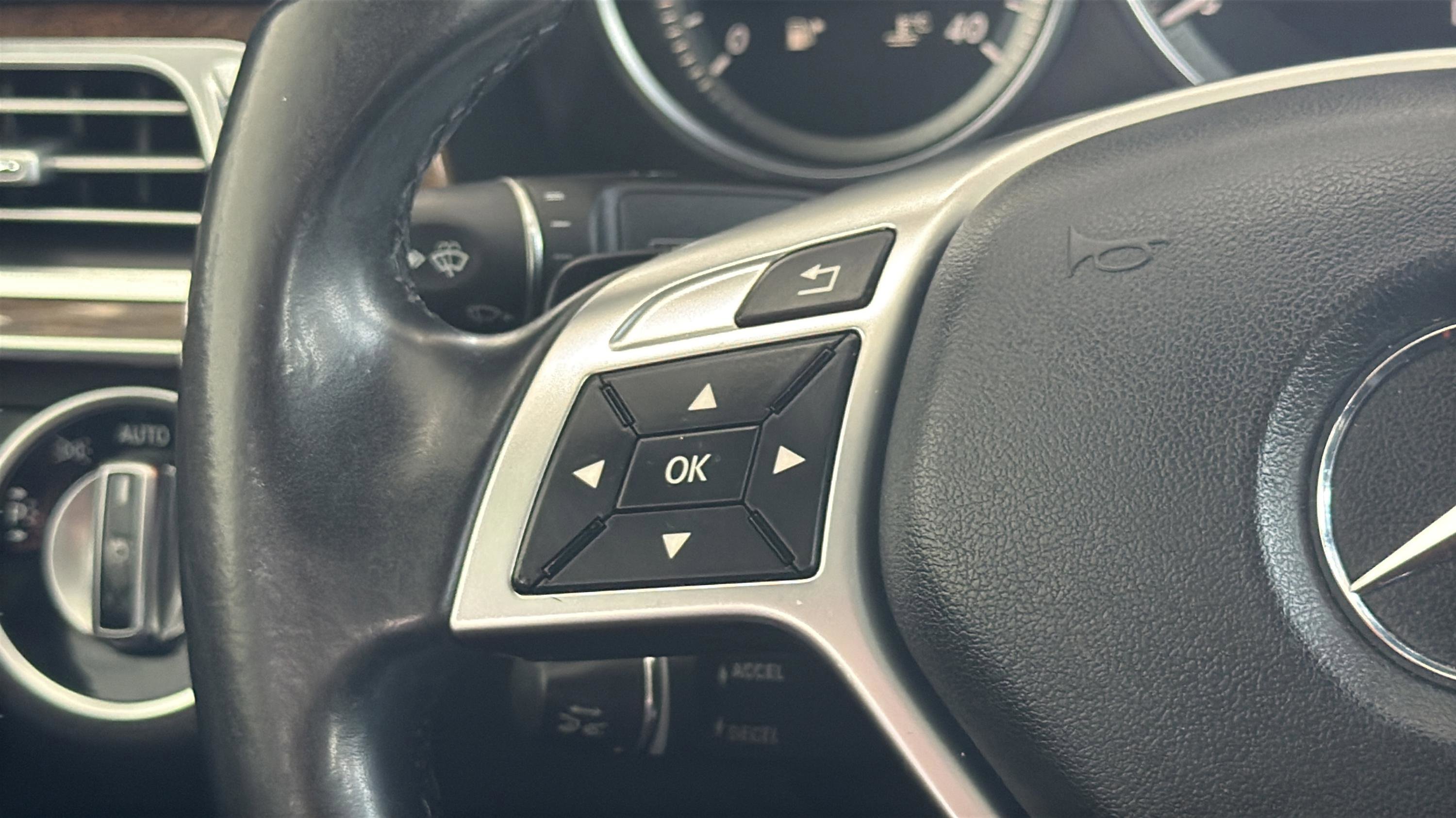 Used 2016 Mercedes-Benz E 350 Sedan image 36