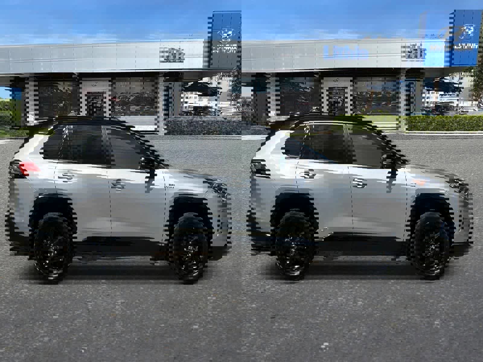 Used 2021 Toyota RAV4 XSE w/ XSE Grade Weather Package image 9