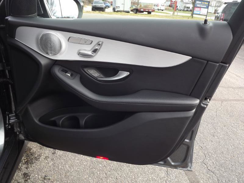 Used 2019 Mercedes-Benz GLC 300 300 4MATIC image 35