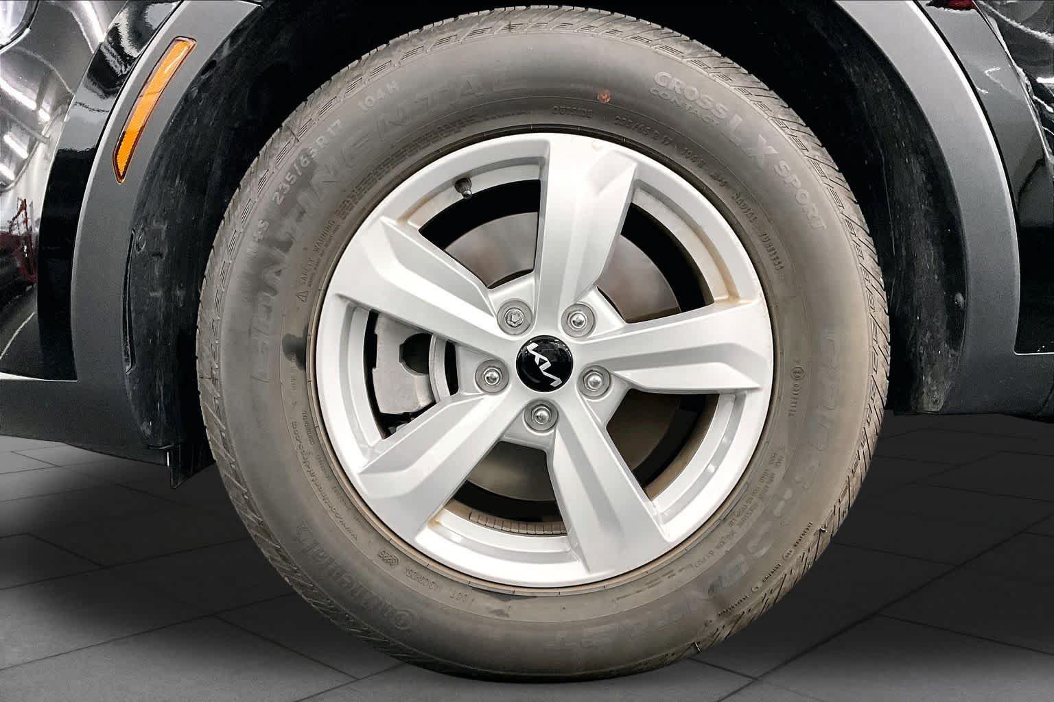 Used 2026 Kia Sorento LX FWD image 10