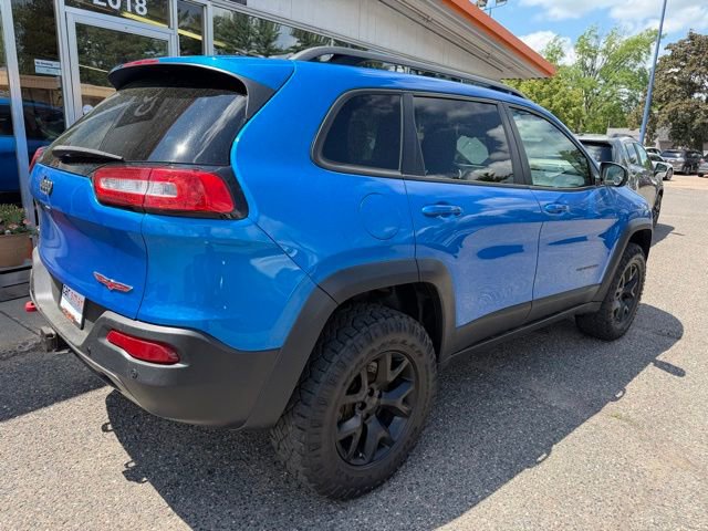 Used 2018 Jeep Cherokee Trailhawk AWD/4WD image 7