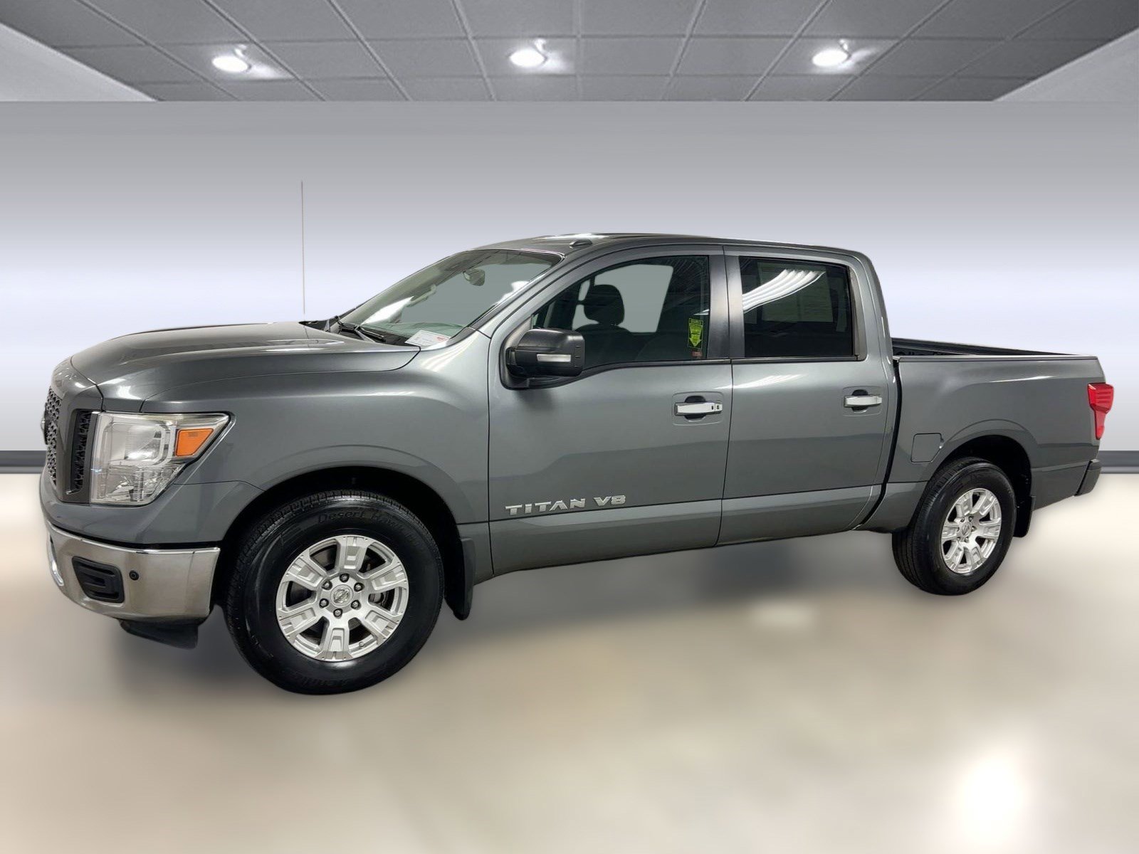 Used 2019 Nissan Titan SV w/ SV Convenience Package image 20
