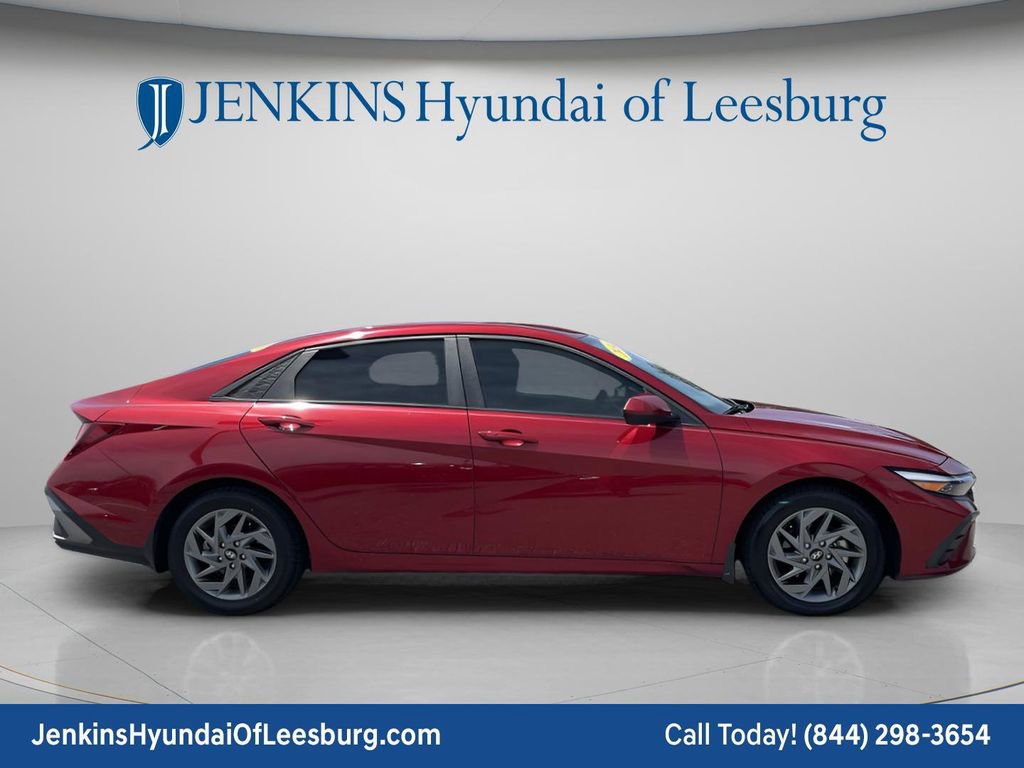 Certified 2024 Hyundai Elantra SEL FWD image 2