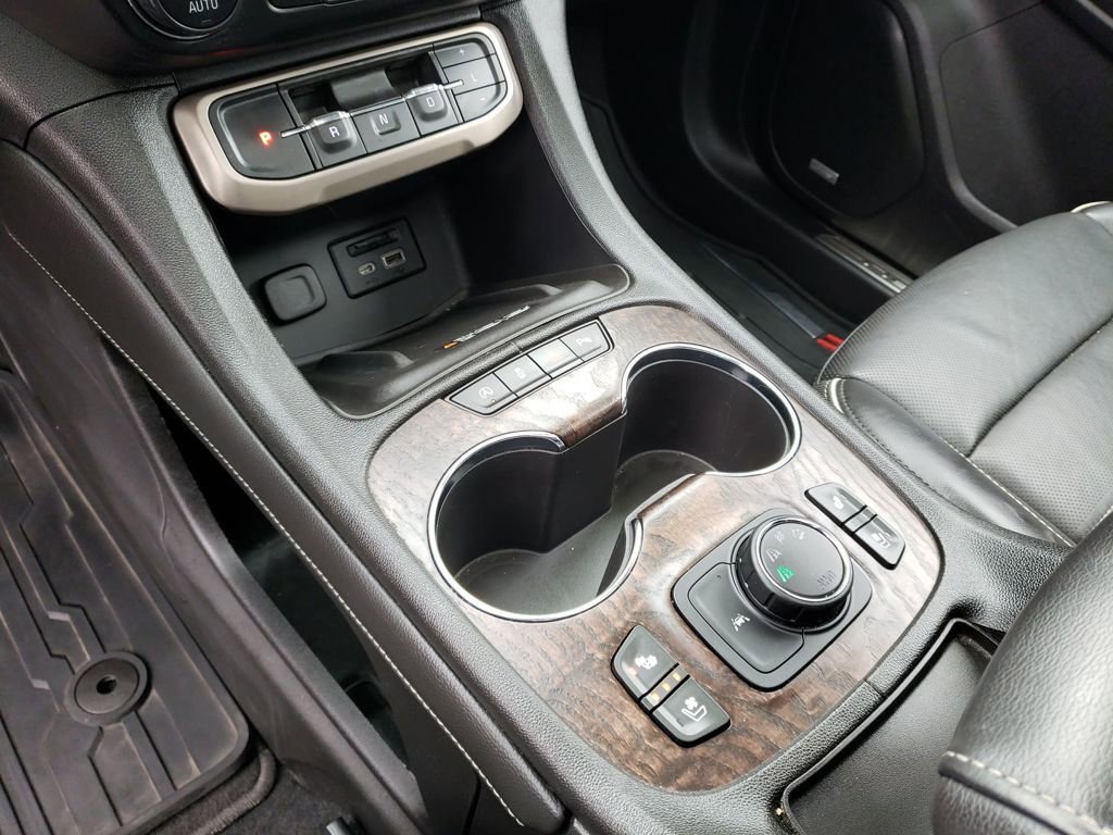 Used 2020 GMC Acadia Denali w/ LPO, 'HIT The Road' Package AWD/4WD image 24
