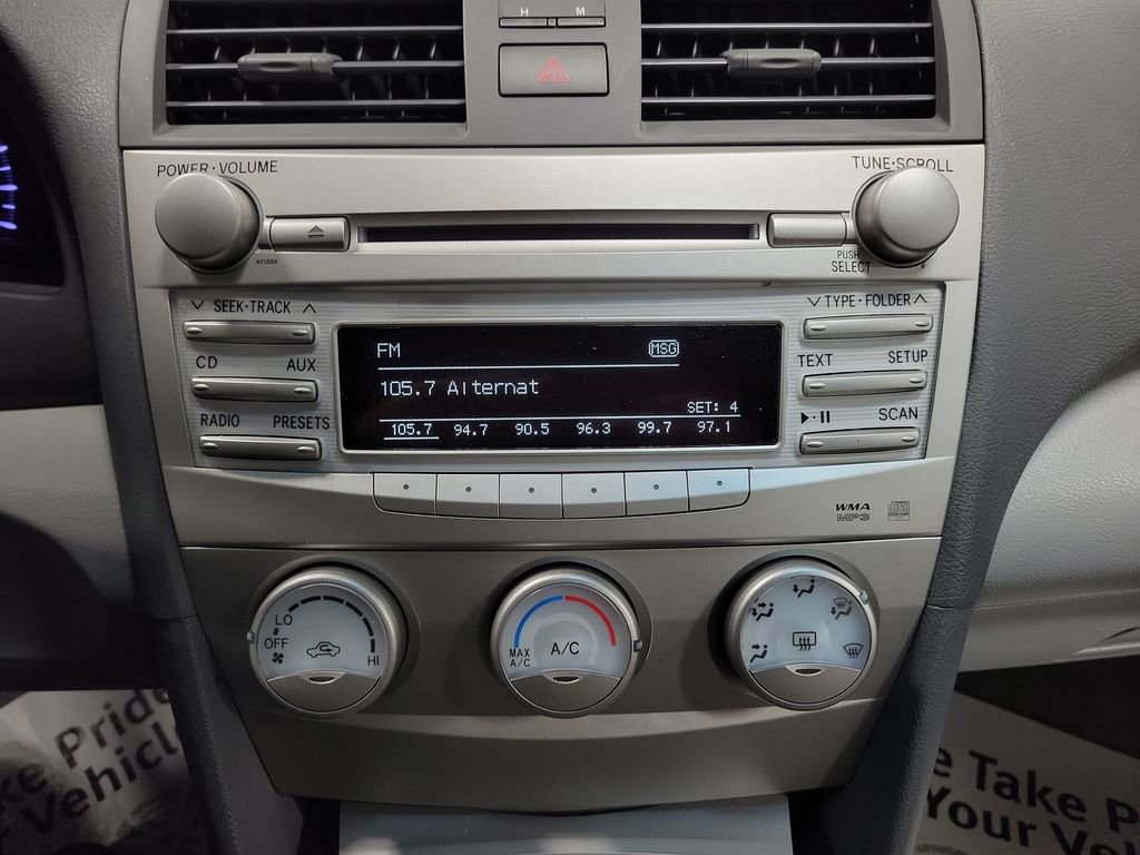 Used 2010 Toyota Camry LE image 17