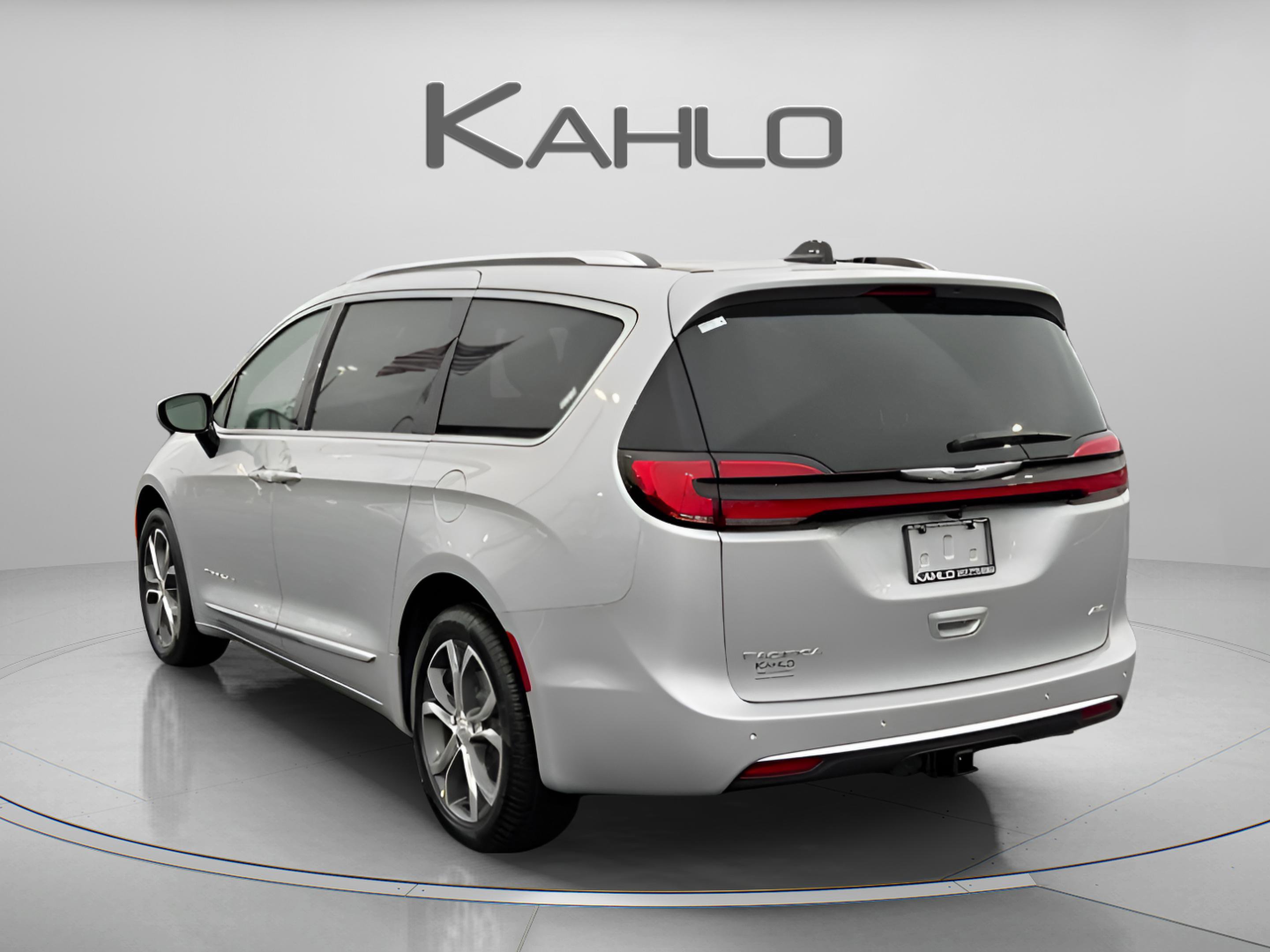 New 2026 Chrysler Pacifica Pinnacle w/ Trailer Tow Group image 3