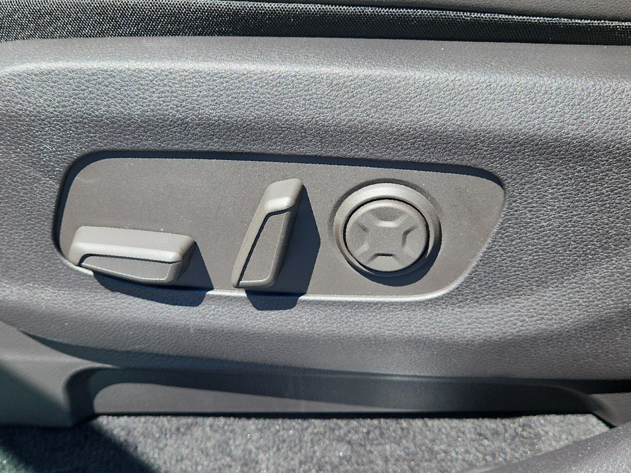 New 2026 Kia Carnival SX w/ SX Dark Edition Package FWD image 23