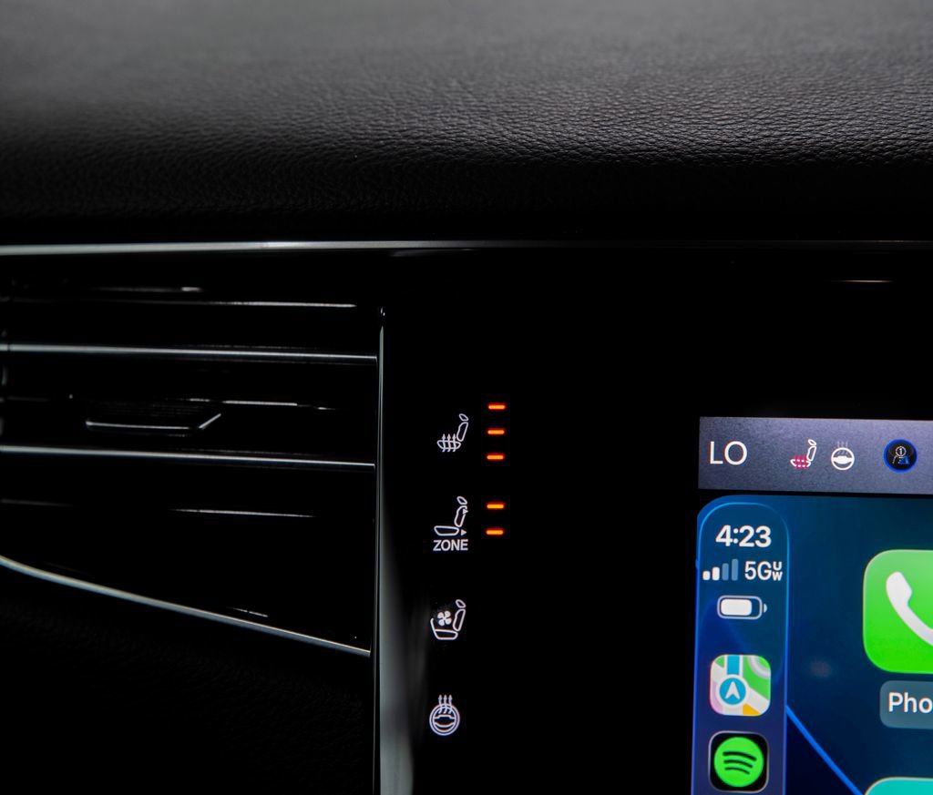 Used 2024 Jeep Wagoneer L Series III w/ Flexible Seating Group image 35