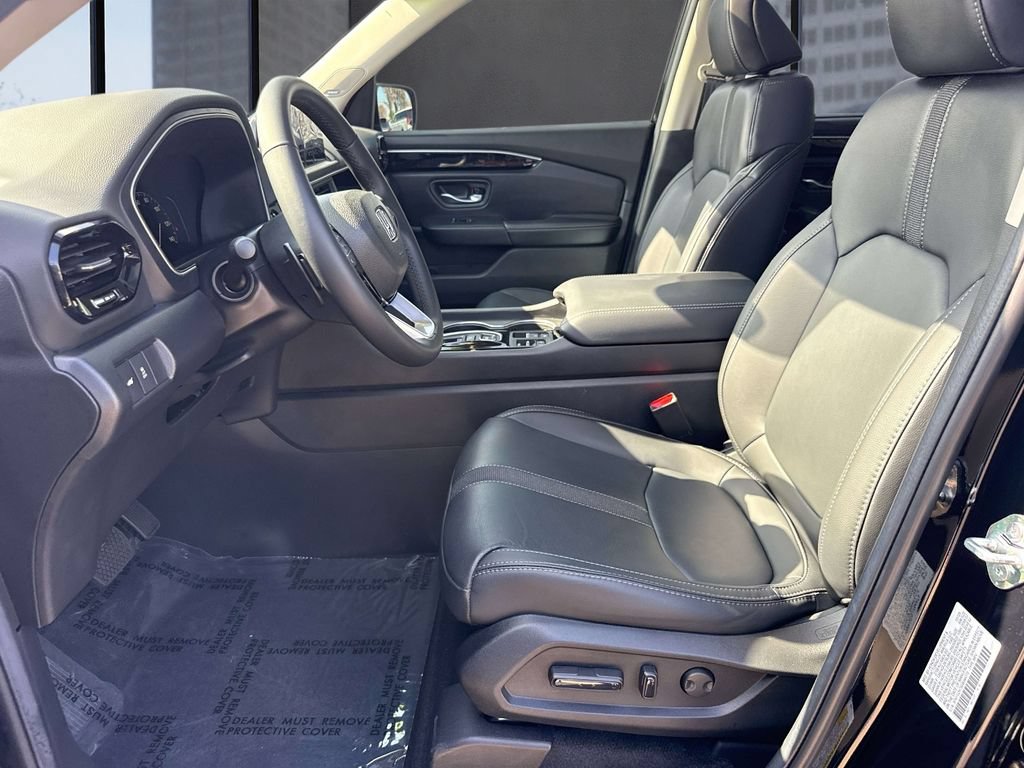 Used 2025 Honda Pilot Touring image 28