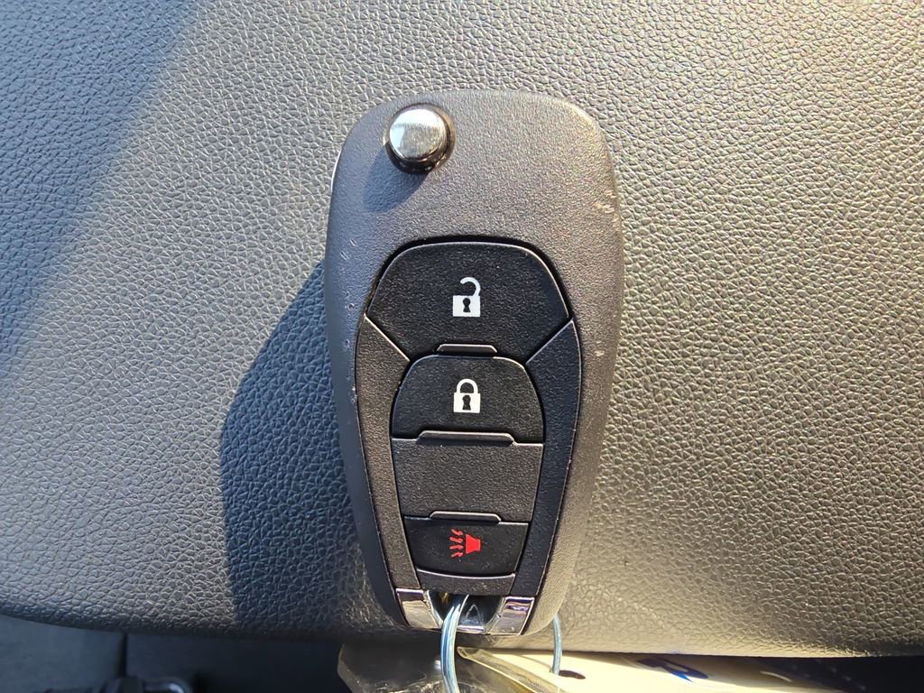 Used 2026 Chevrolet Trax LS w/ Driver Confidence Package FWD image 35