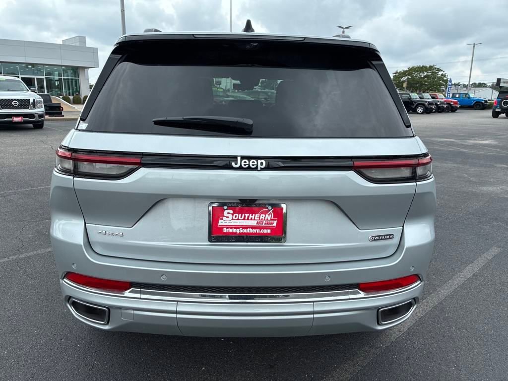 New 2025 Jeep Grand Cherokee Overland w/ Luxury Tech Group IV AWD/4WD image 4