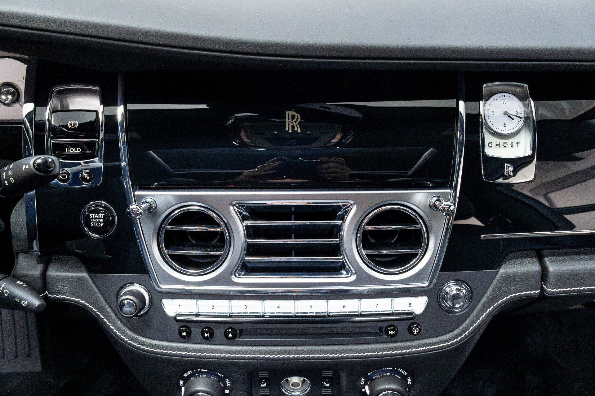 Used 2016 Rolls-Royce Ghost image 44