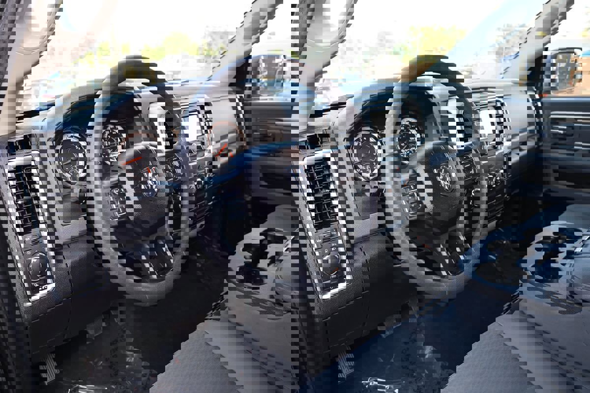 Used 2019 RAM 1500 Classic SLT image 19