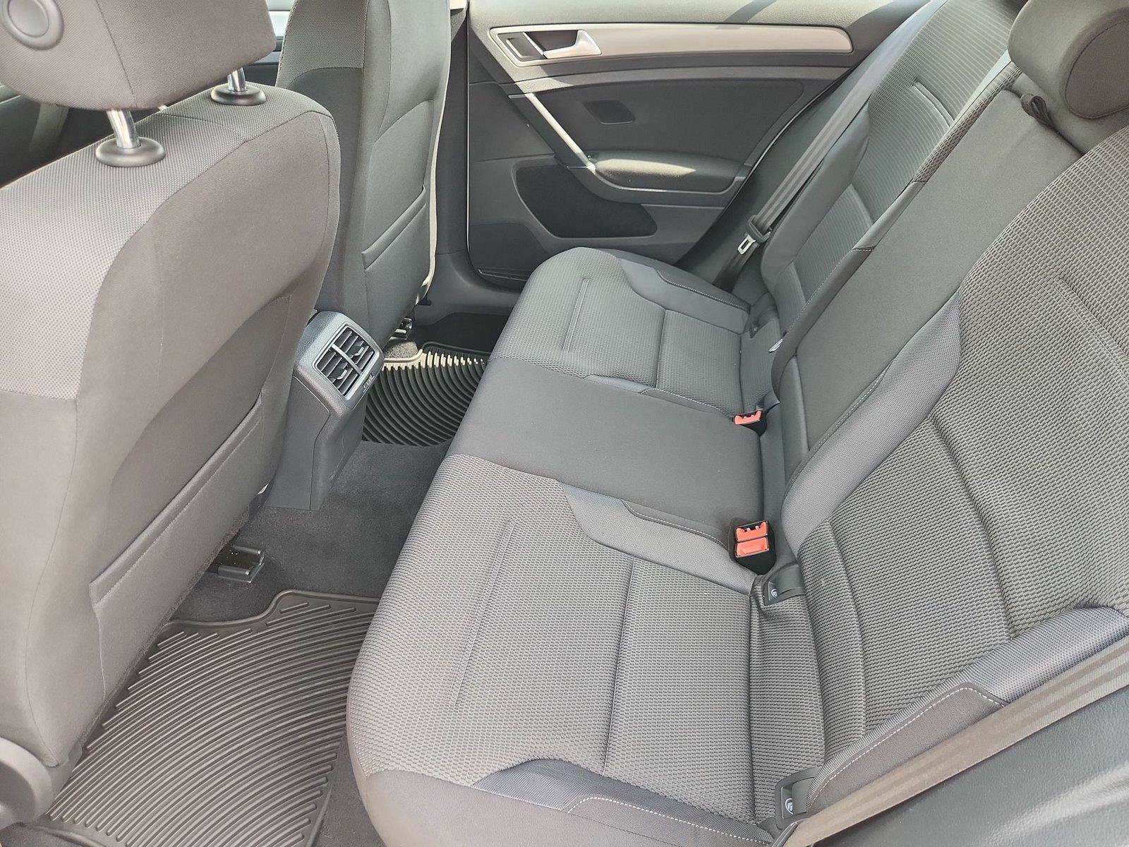 Used 2016 Volkswagen Golf S FWD image 23