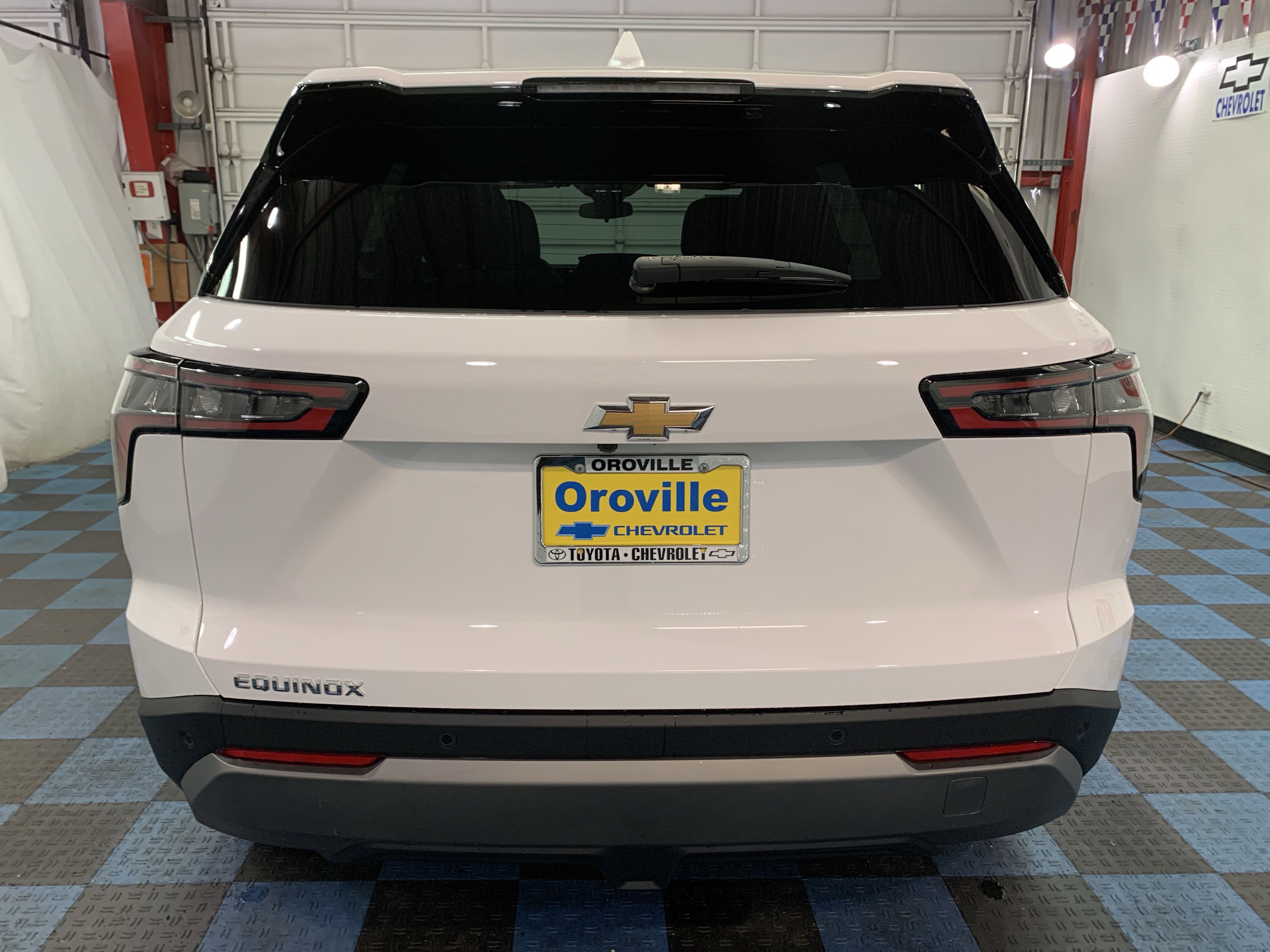 New 2026 Chevrolet Equinox LT image 2