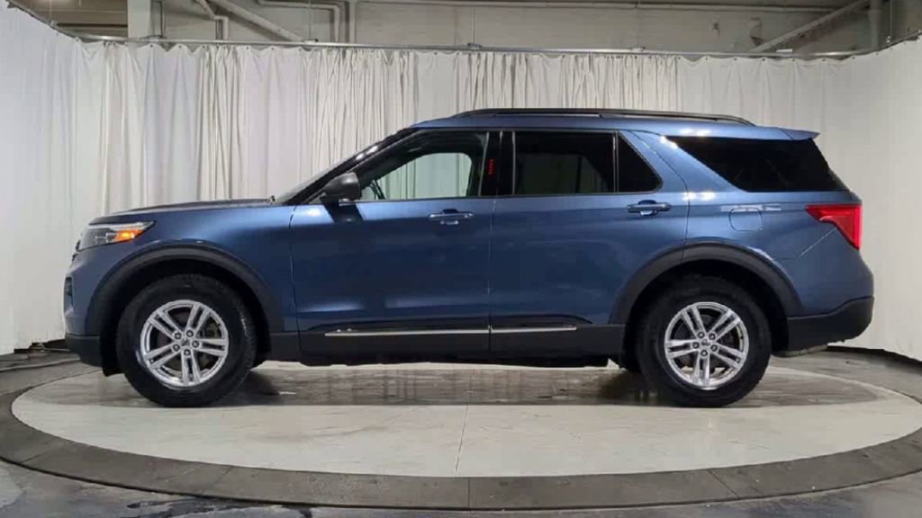 Used 2020 Ford Explorer XLT image 6
