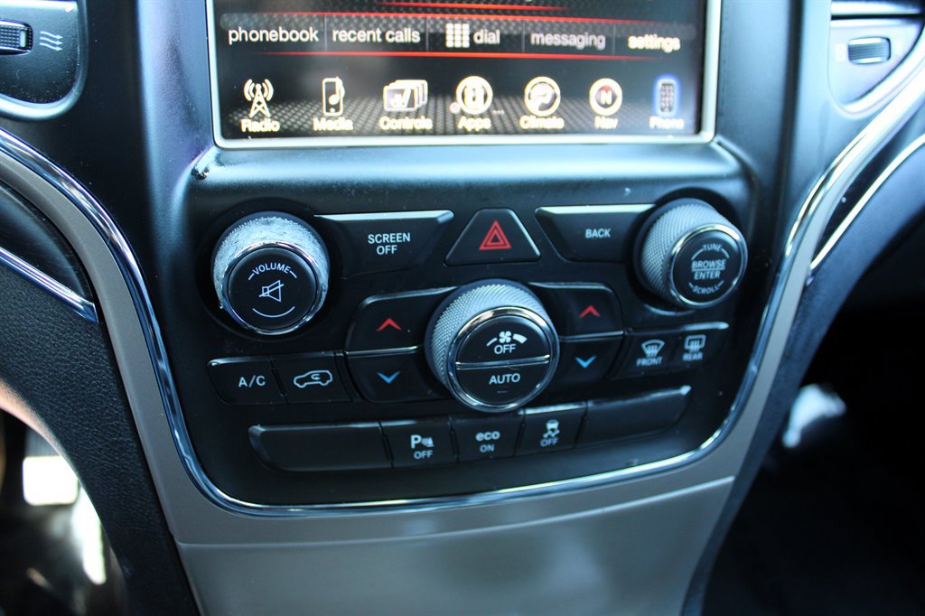 Used 2014 Jeep Grand Cherokee Limited w/ Luxury Group II RWD image 30