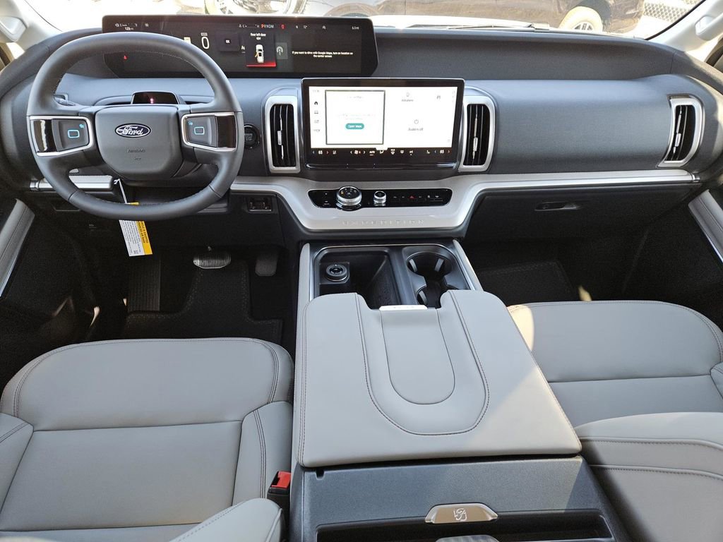 New 2025 Ford Expedition Active image 5