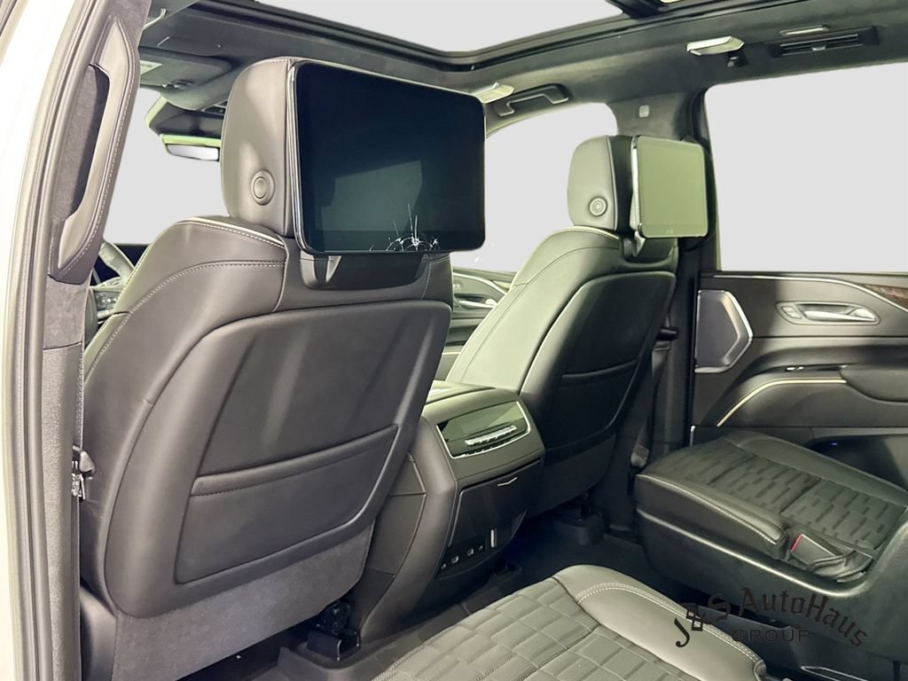 Used 2024 Cadillac Escalade Sport Platinum w/ LPO, ONYX Package AWD/4WD image 33