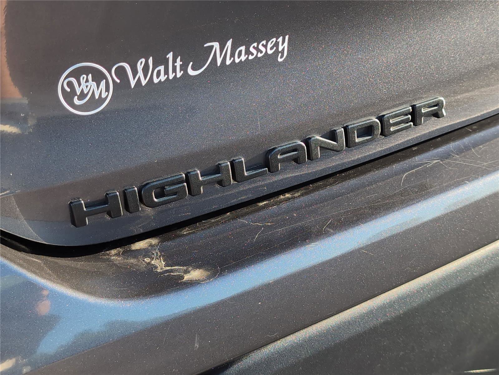 Used 2023 Toyota Highlander L image 32