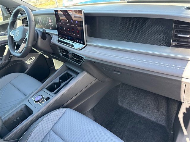 New 2026 Volkswagen Tiguan SE R-Line image 24