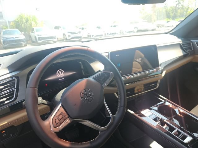 Used 2025 Volkswagen Atlas Cross Sport SE FWD image 9