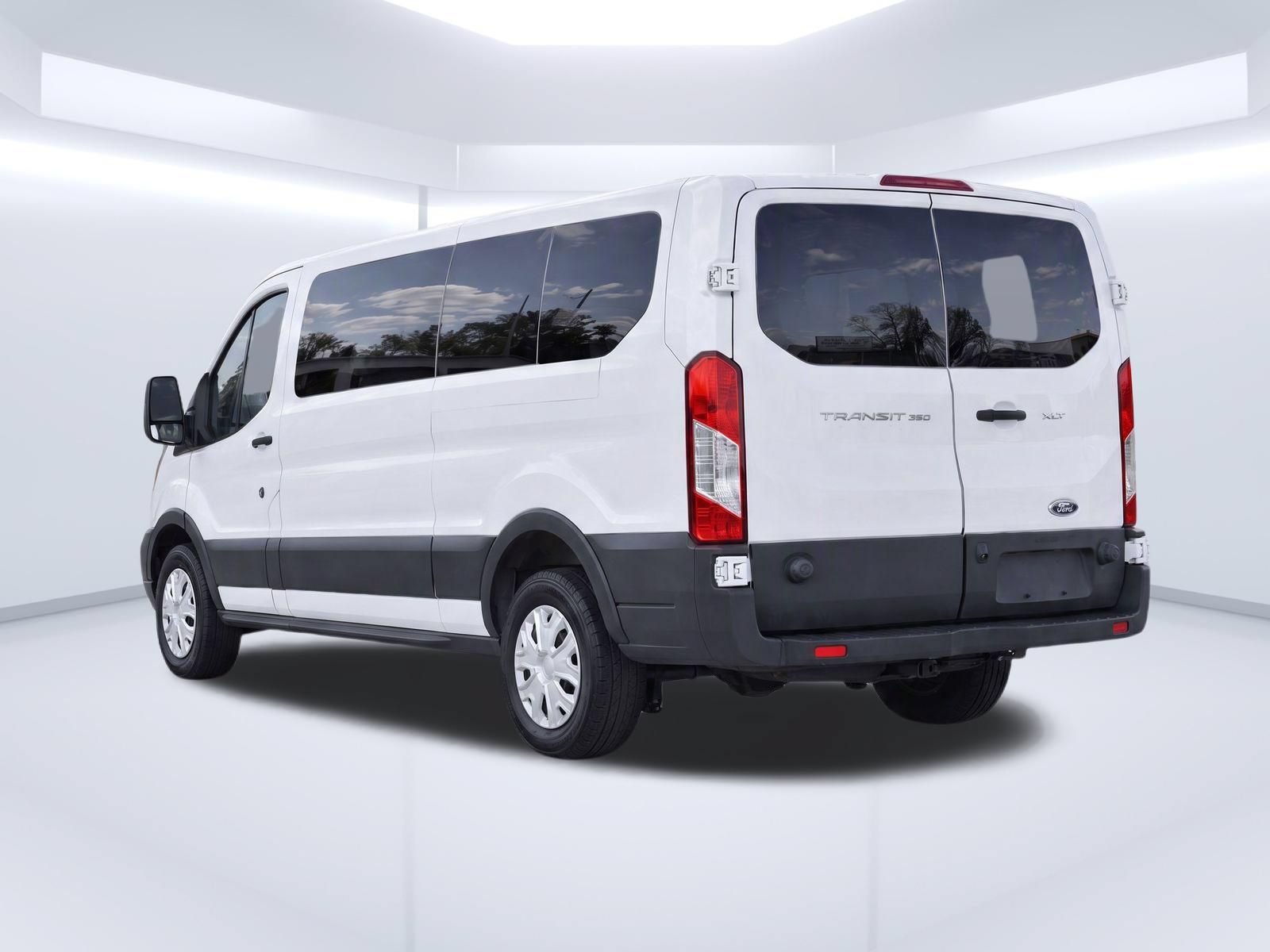 Used 2016 Ford Transit 350 XLT RWD image 7