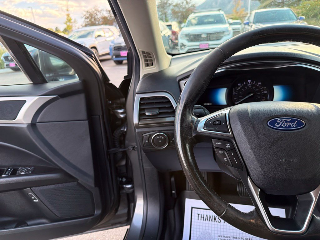 Used 2019 Ford Fusion SEL FWD image 26