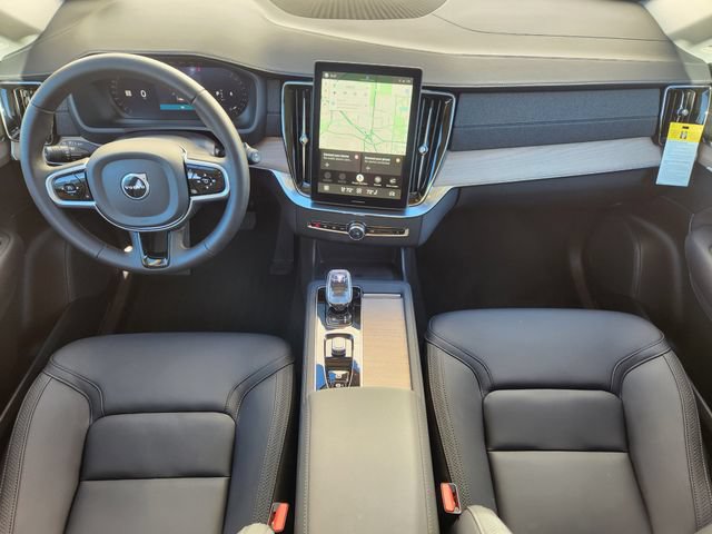 Certified 2025 Volvo XC90 B5 Core w/ Climate Package AWD/4WD image 12