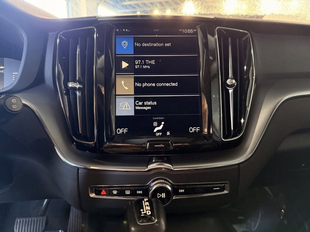 Used 2018 Volvo XC60 T5 Momentum image 20