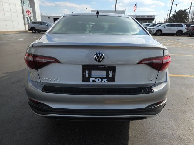 Used 2023 Volkswagen Jetta SE w/ Panoramic Sunroof Package image 6