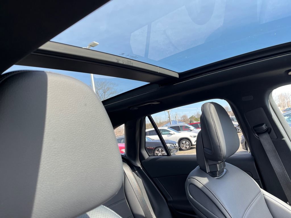 Certified 2025 Mercedes-Benz GLC 300 4MATIC image 17