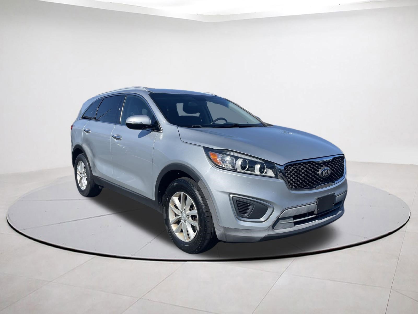 Used 2017 Kia Sorento LX image 1