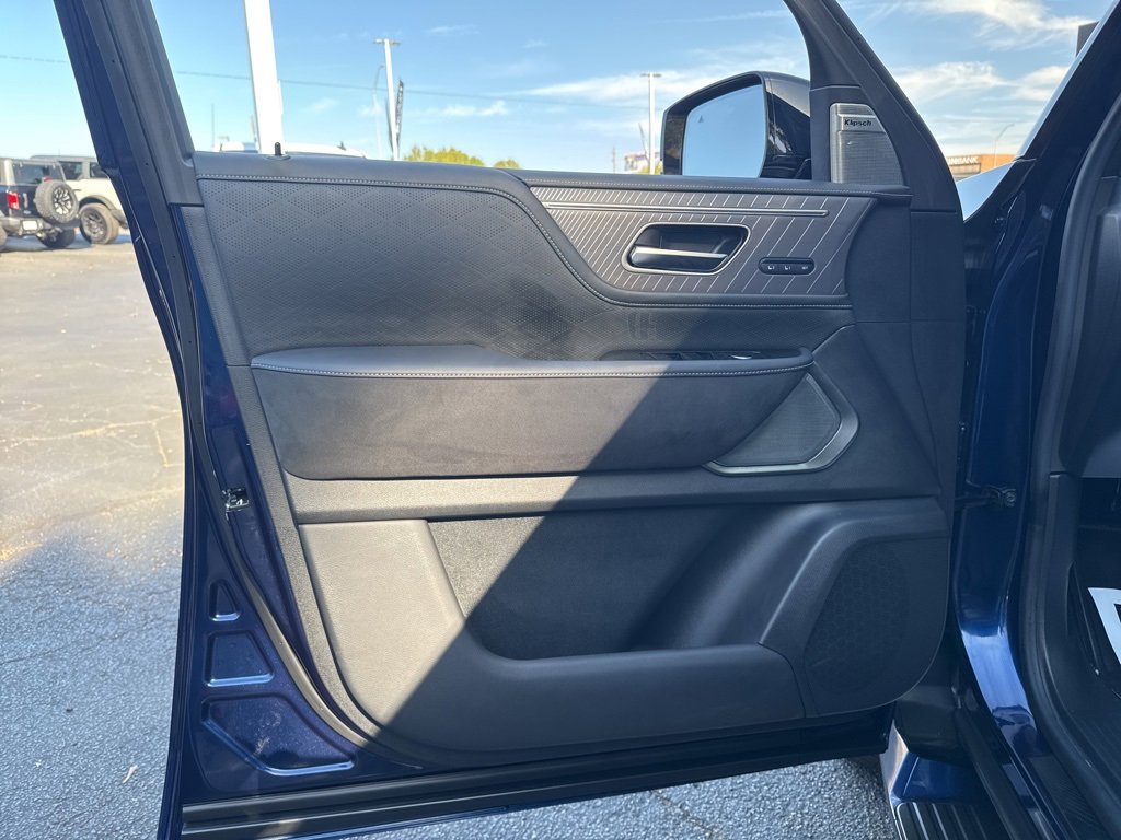 Used 2025 INFINITI QX80 Autograph image 12