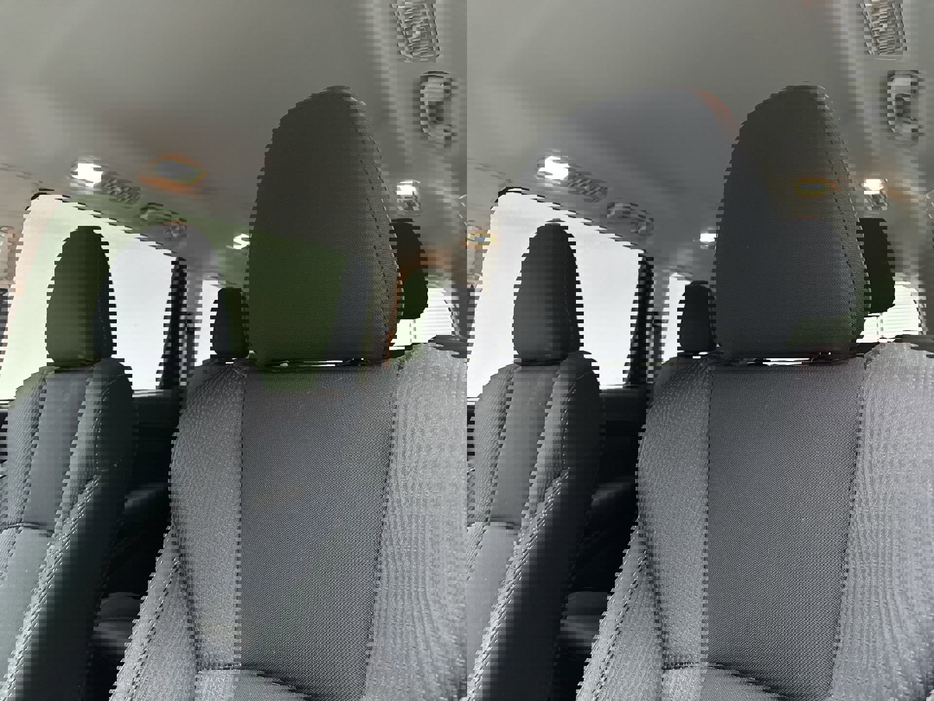 Used 2023 Subaru Ascent Premium w/ Convenience Package AWD/4WD image 9