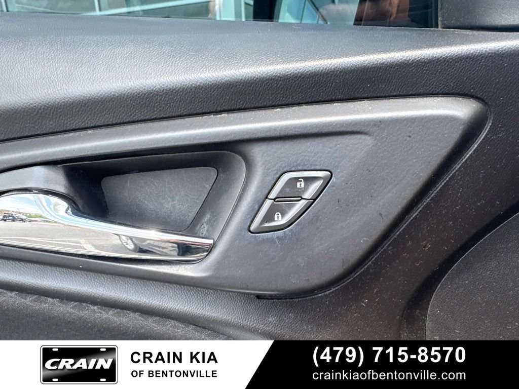 Used 2018 Chevrolet Malibu LT FWD image 13